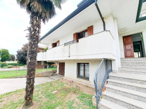 casa indipendente in vendita a Costa di Rovigo