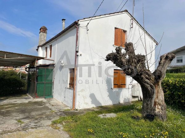 casa indipendente in vendita a Costa di Rovigo