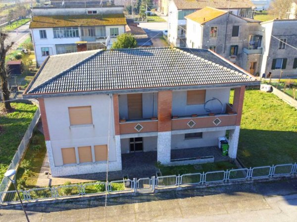 casa indipendente in vendita a Costa di Rovigo