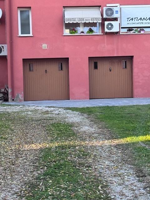 negozio in vendita a Costa di Rovigo