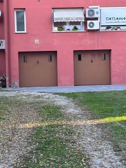locale di sgombero in vendita a Costa di Rovigo