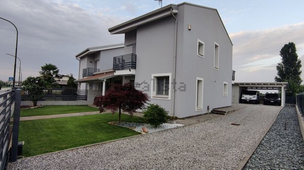 casa indipendente in vendita a Costa di Rovigo