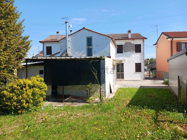 casa indipendente in vendita a Costa di Rovigo
