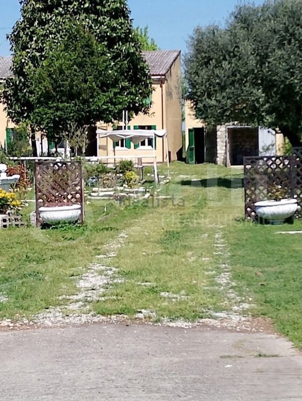 casa indipendente in vendita a Costa di Rovigo