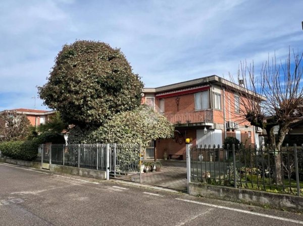 casa indipendente in vendita a Costa di Rovigo