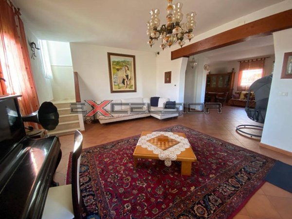 casa indipendente in vendita a Crespino