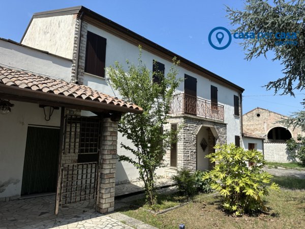 casa indipendente in vendita a Crespino