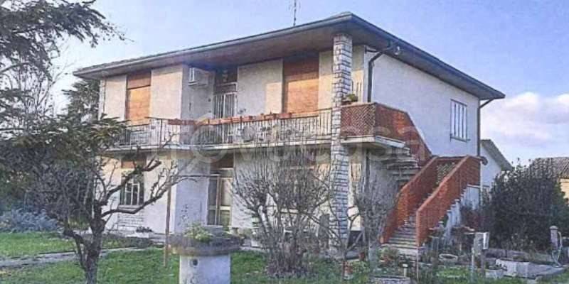 casa indipendente in vendita a Crespino
