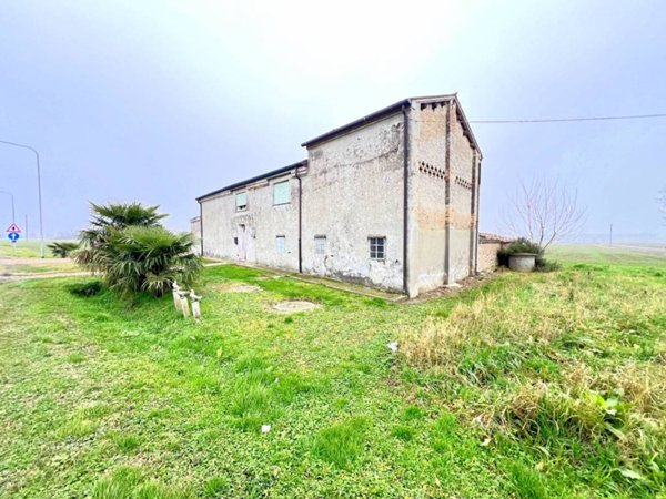 casa indipendente in vendita a Crespino in zona Arginello