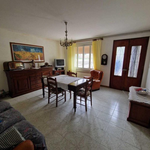 casa indipendente in vendita a Crespino