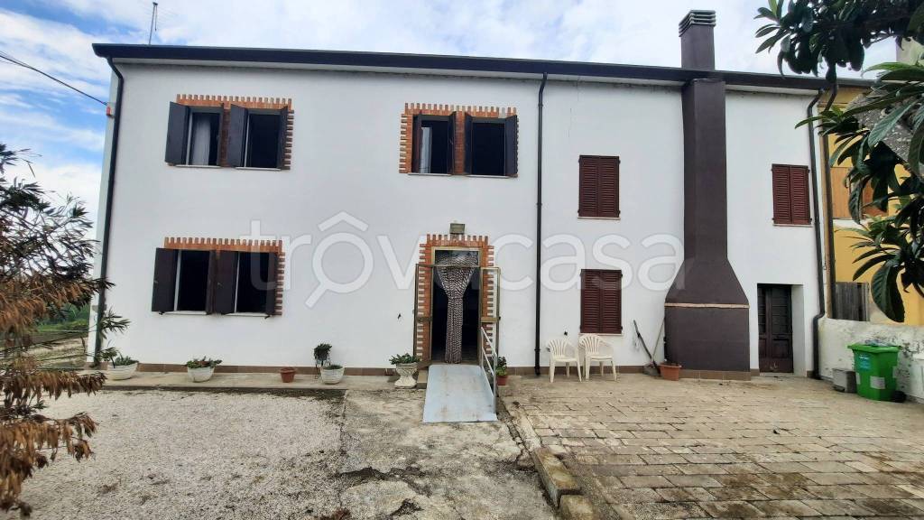 casa indipendente in vendita a Crespino in zona Arginello