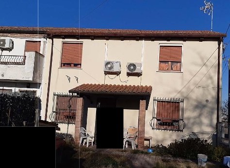 casa semindipendente in vendita a Crespino in zona Aguiaro