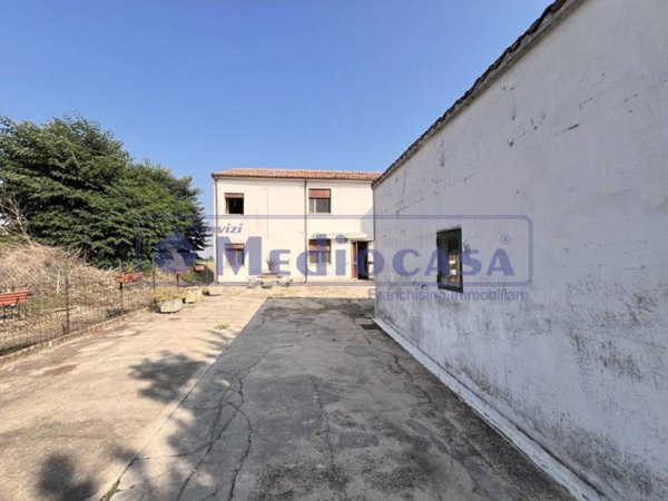 casa indipendente in vendita a Crespino