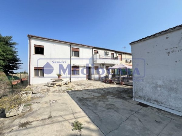 casa indipendente in vendita a Crespino in zona Arginello