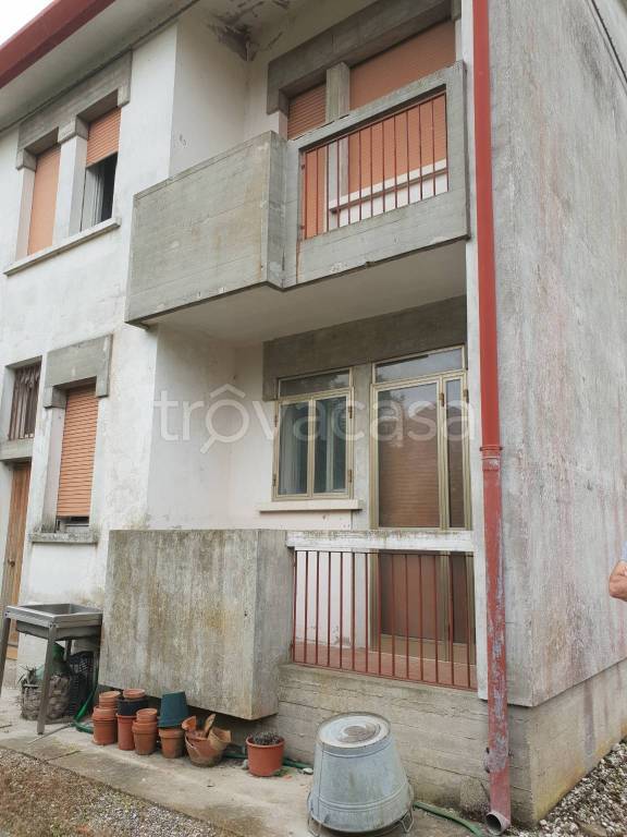casa indipendente in vendita a Crespino