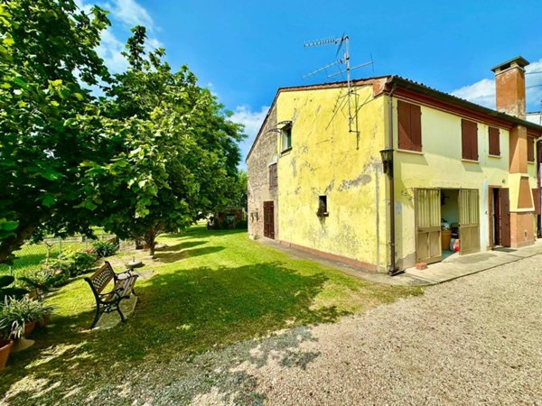 casa indipendente in vendita a Crespino in zona Arginello