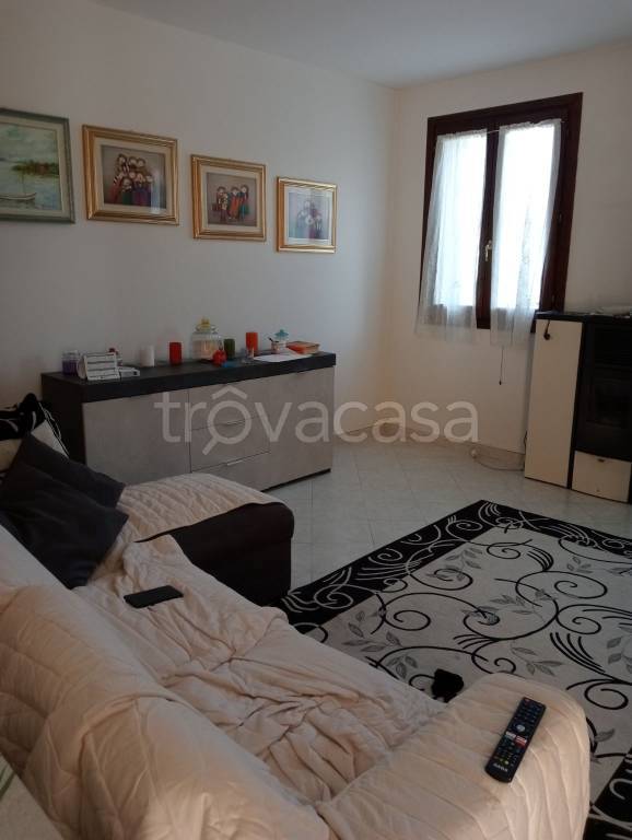 casa indipendente in vendita a Crespino