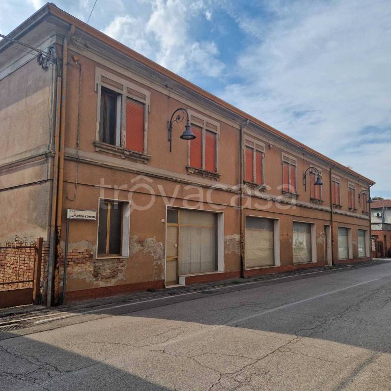 negozio in vendita a Crespino