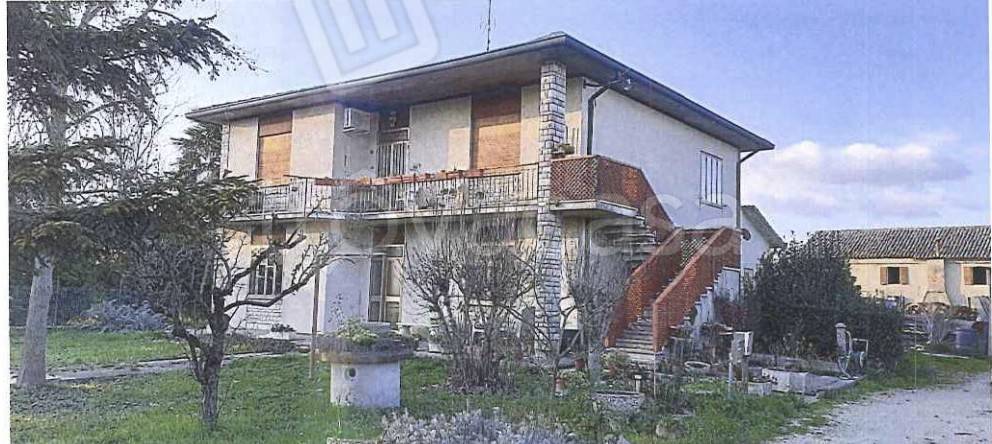 casa indipendente in vendita a Crespino