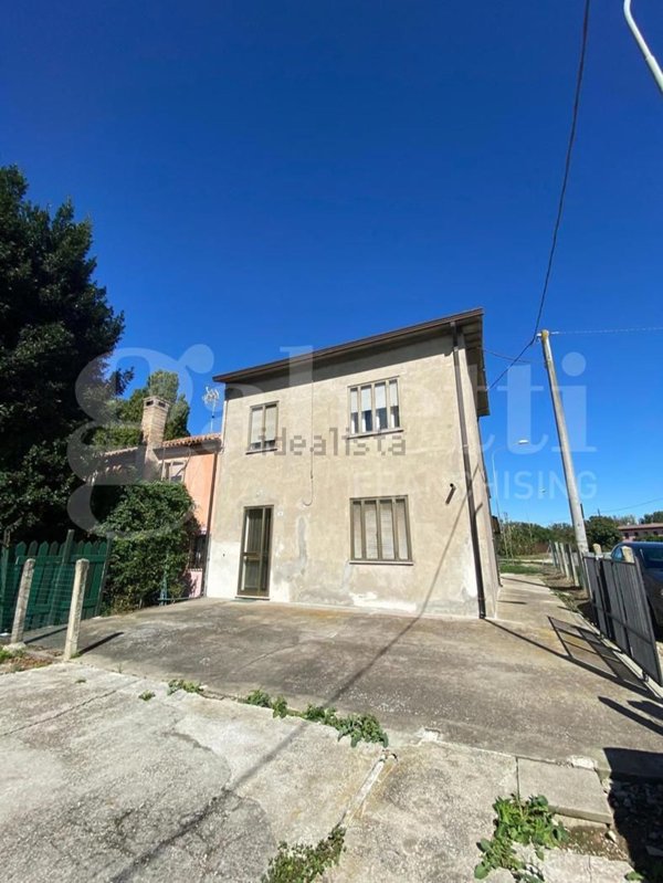 casa indipendente in vendita a Crespino