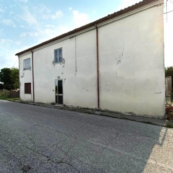 casa indipendente in vendita a Crespino