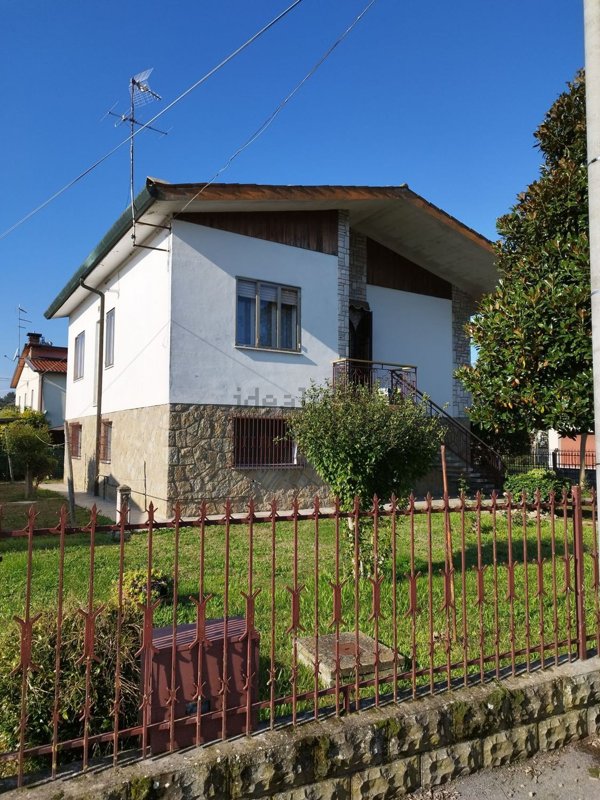 casa indipendente in vendita a Crespino