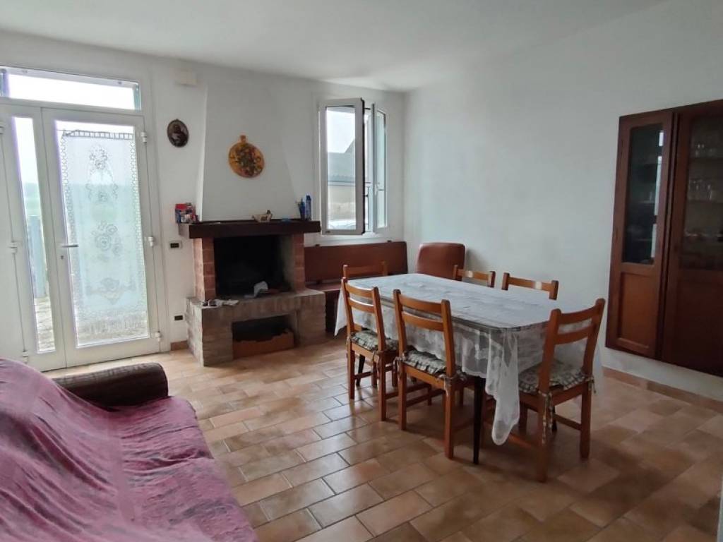 casa indipendente in vendita a Crespino