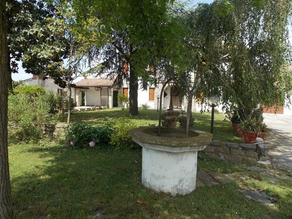 casa indipendente in vendita a Crespino