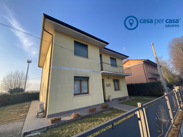 casa indipendente in vendita a Crespino