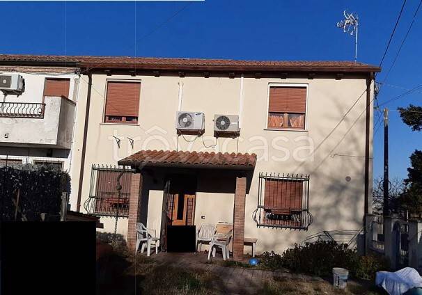 casa indipendente in vendita a Crespino in zona Aguiaro