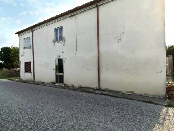 casa indipendente in vendita a Crespino in zona Arginello