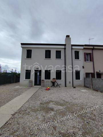 casa indipendente in vendita a Crespino in zona Passodoppio