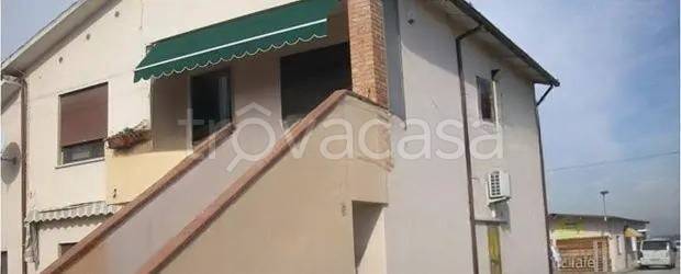 appartamento in vendita a Crespino in zona Arginello