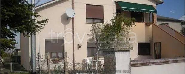 appartamento in vendita a Crespino in zona Arginello