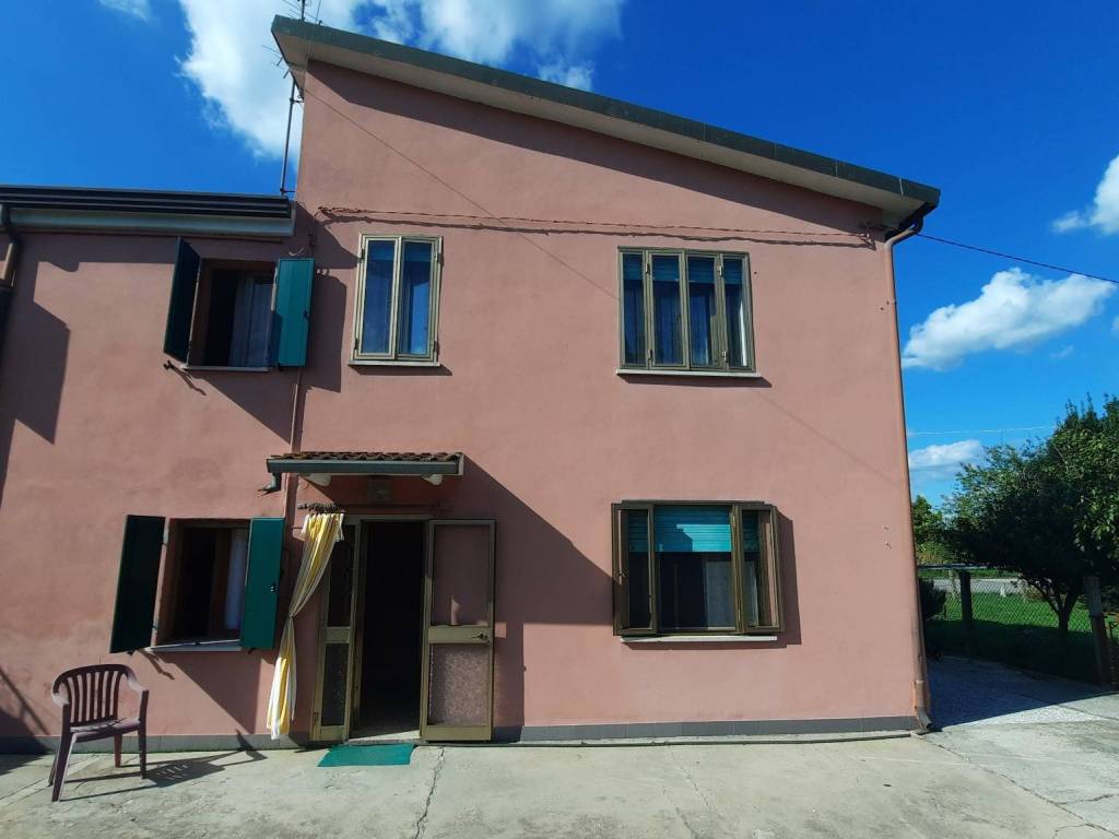 casa indipendente in vendita a Crespino in zona San Cassiano
