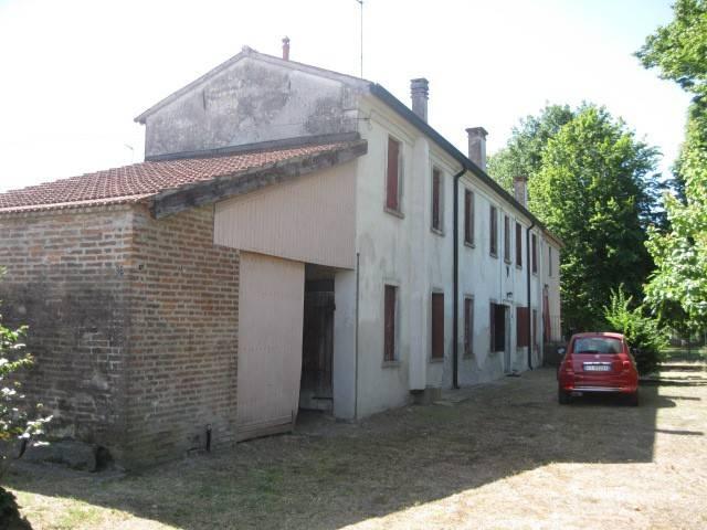 casa indipendente in vendita a Ficarolo