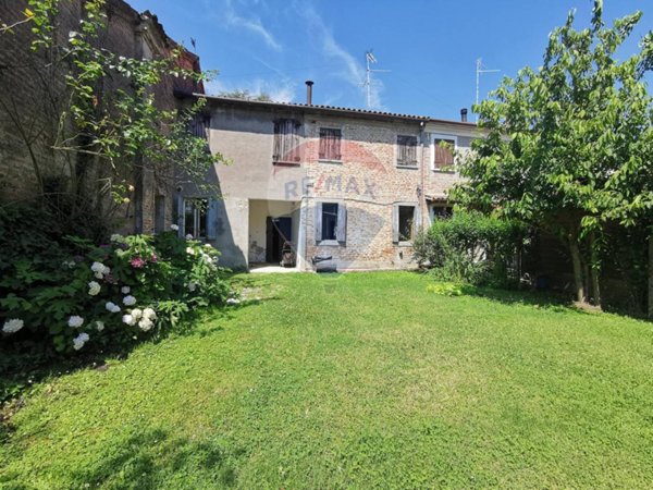 casa indipendente in vendita a Ficarolo