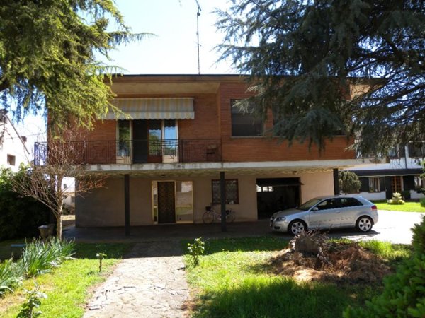 casa indipendente in vendita a Ficarolo