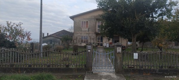 casa indipendente in vendita a Ficarolo