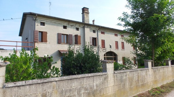 quadrivano in vendita a Ficarolo