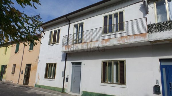 casa indipendente in vendita a Ficarolo