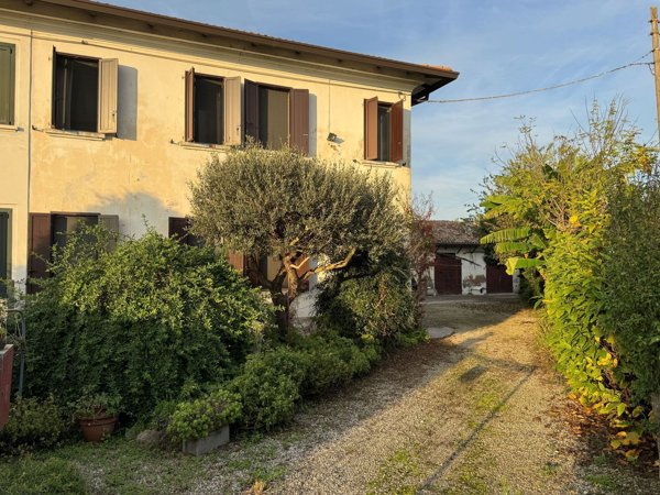 casa indipendente in vendita a Ficarolo