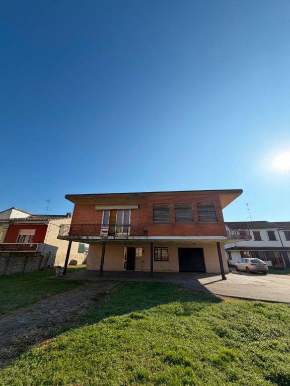 casa indipendente in vendita a Ficarolo