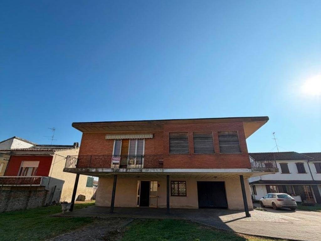 casa indipendente in vendita a Ficarolo