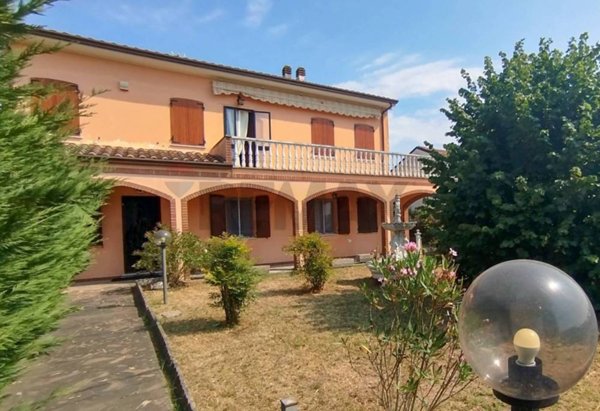 casa indipendente in vendita a Ficarolo