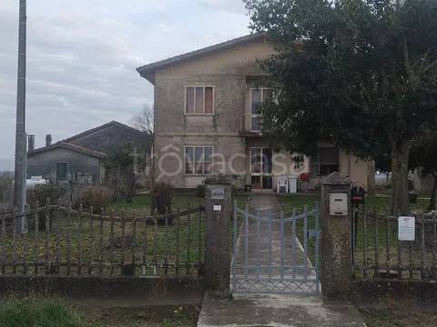 casa indipendente in vendita a Ficarolo