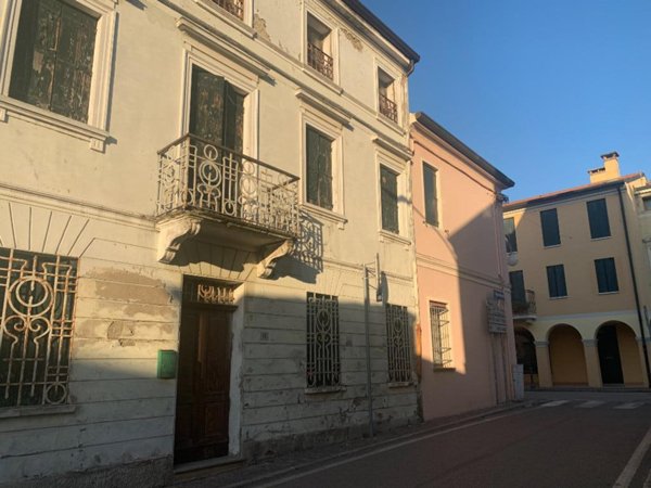 casa indipendente in vendita a Ficarolo