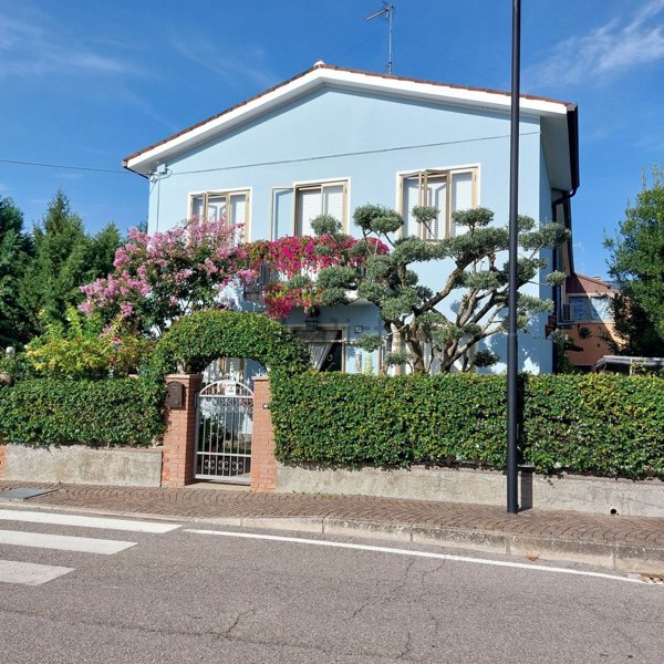 casa indipendente in vendita a Ficarolo