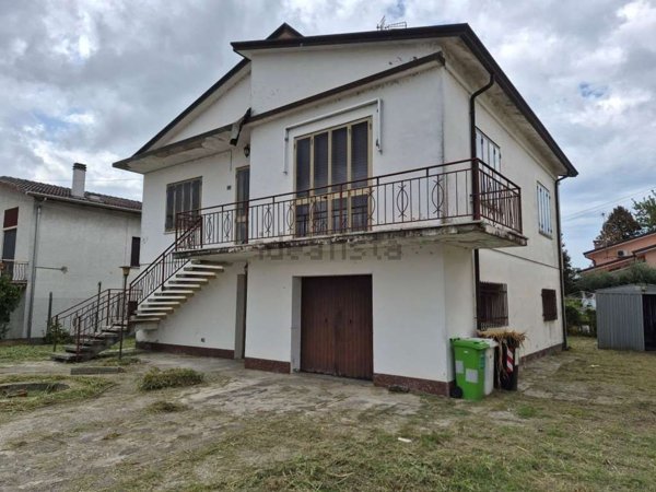casa indipendente in vendita a Ficarolo