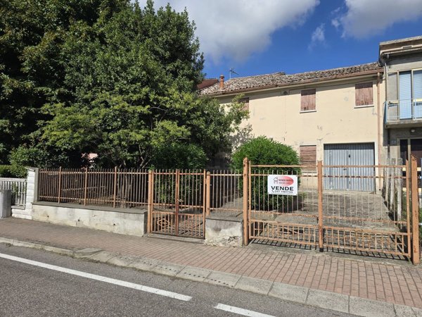 casa indipendente in vendita a Ficarolo